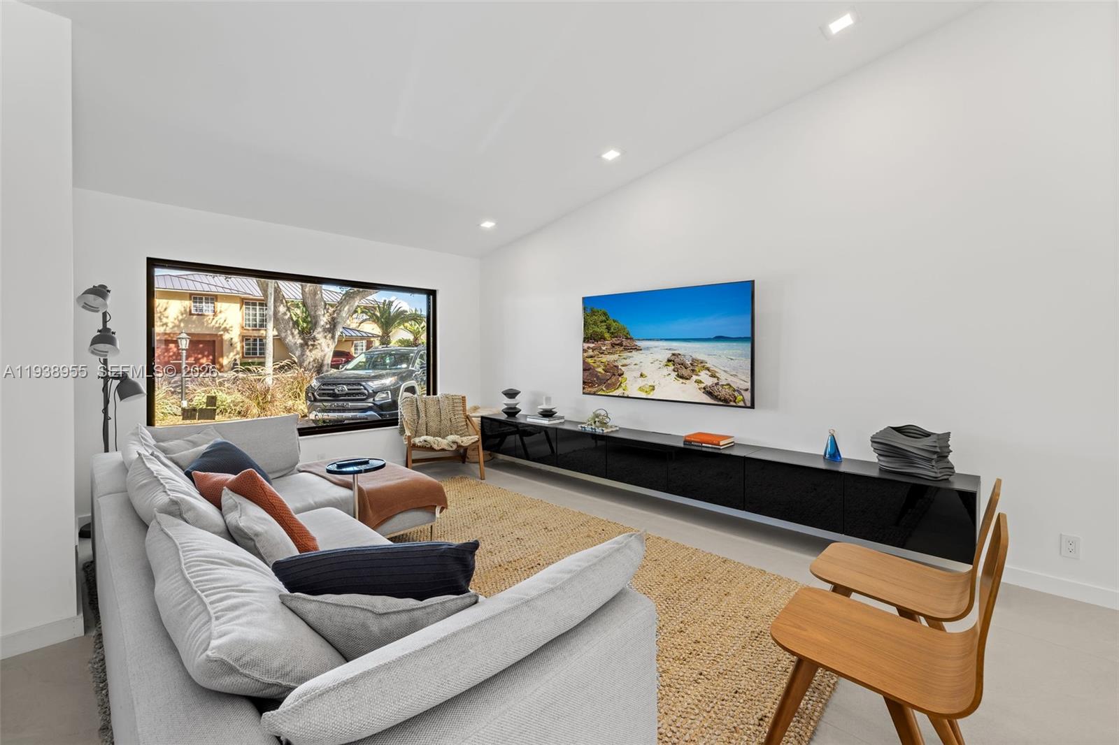 7910 NW 169th Ter Miami Lakes, FL 33016