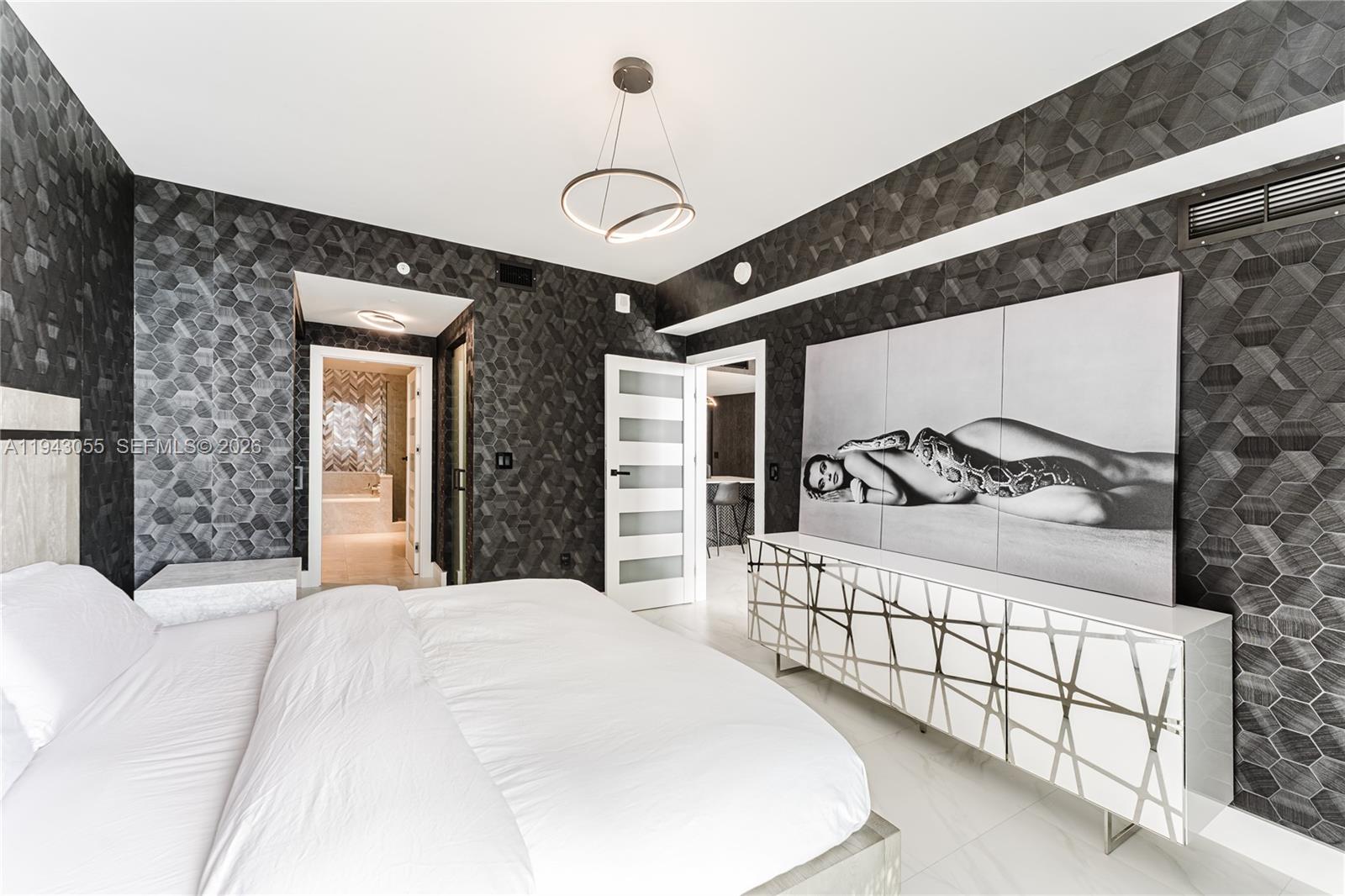 image Aria On The Bay Condo18