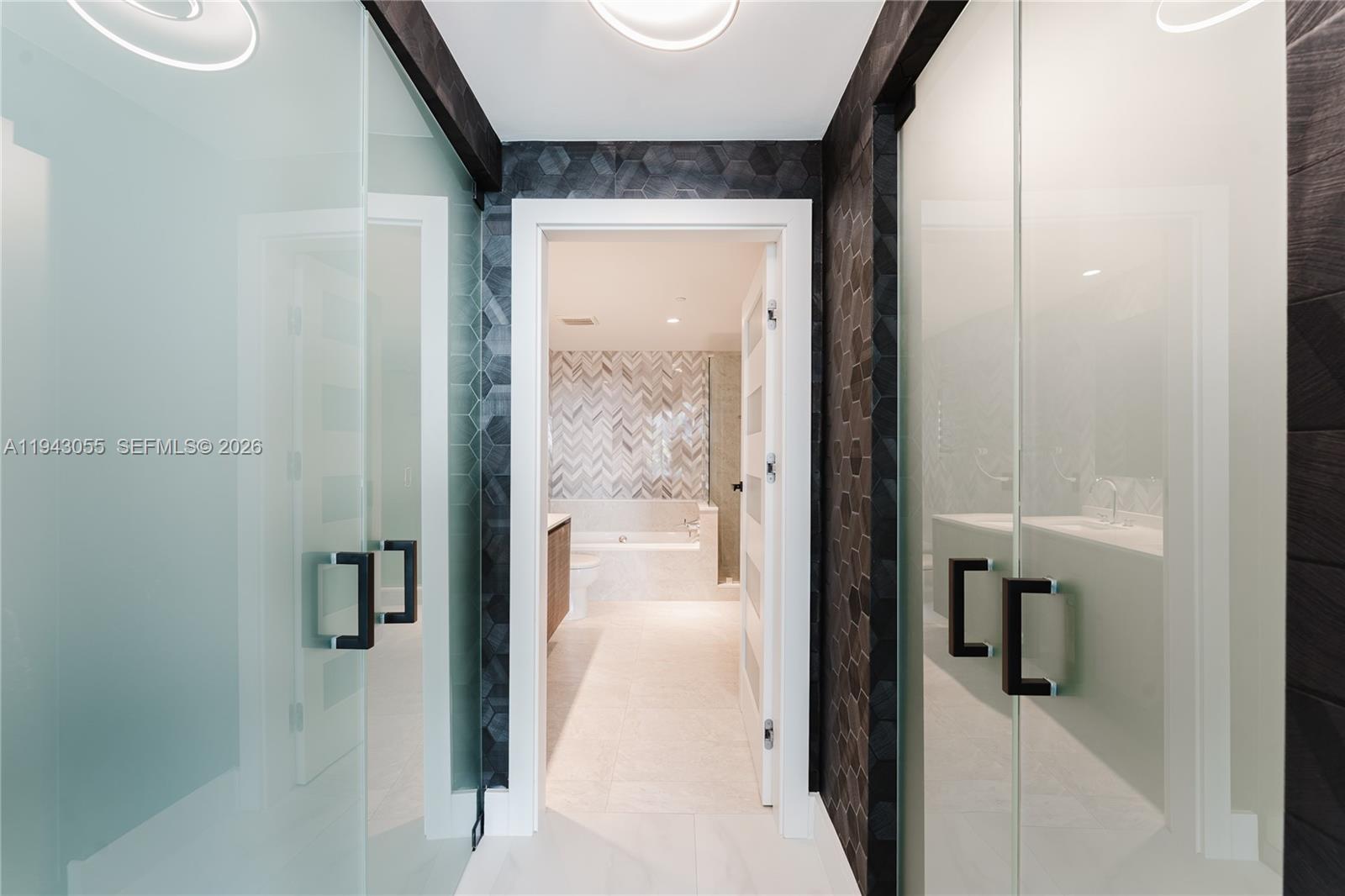 image Aria On The Bay Condo20