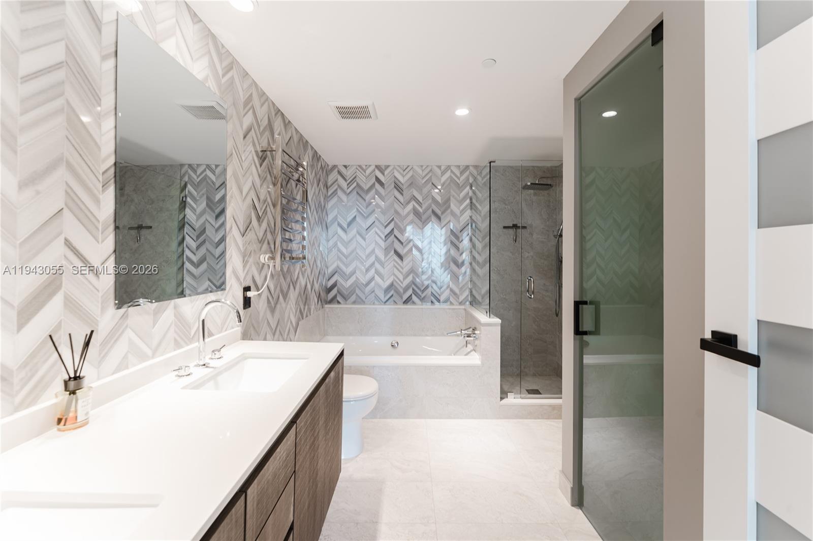 image Aria On The Bay Condo23