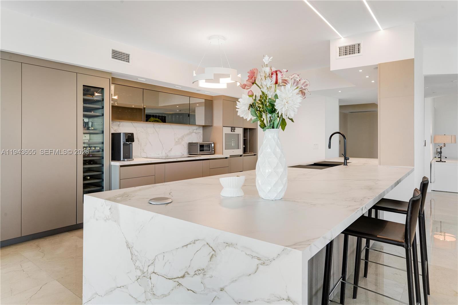 image The Peninsula Ii Condo9