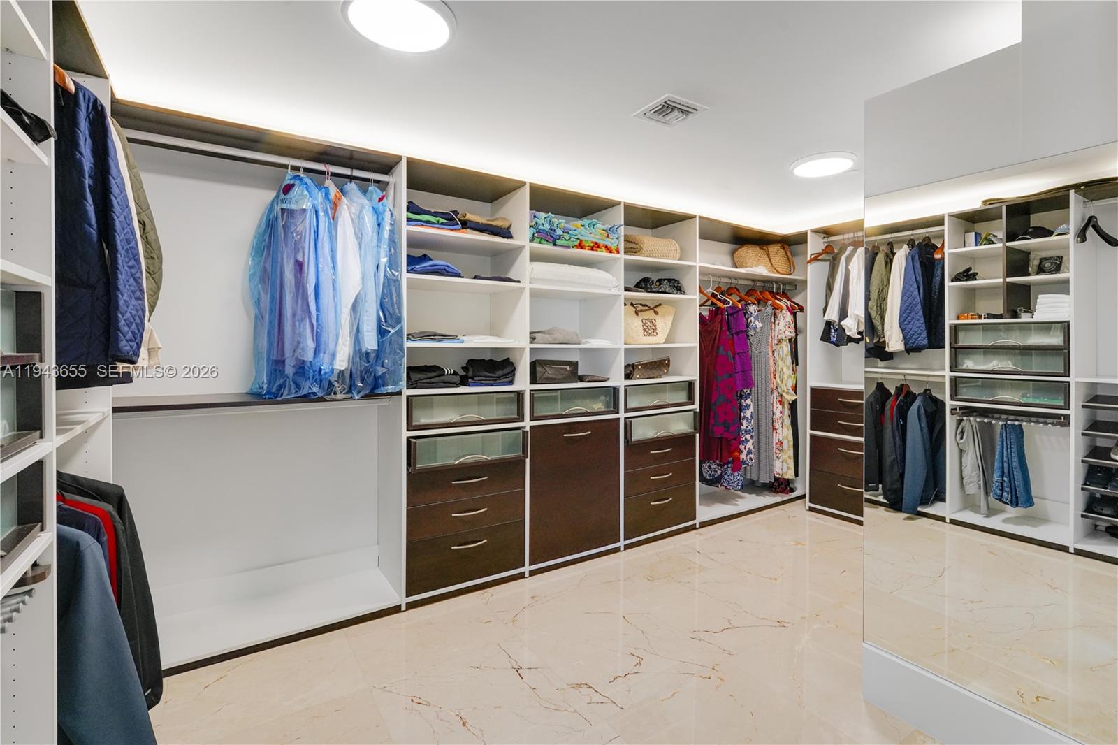 image The Peninsula Ii Condo13