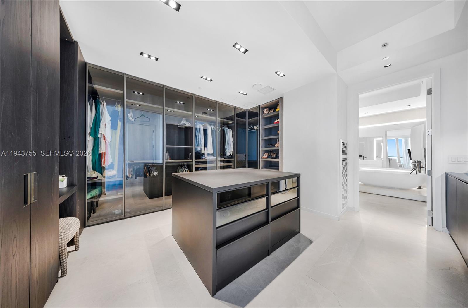 image St Regis Bal Harbour North18