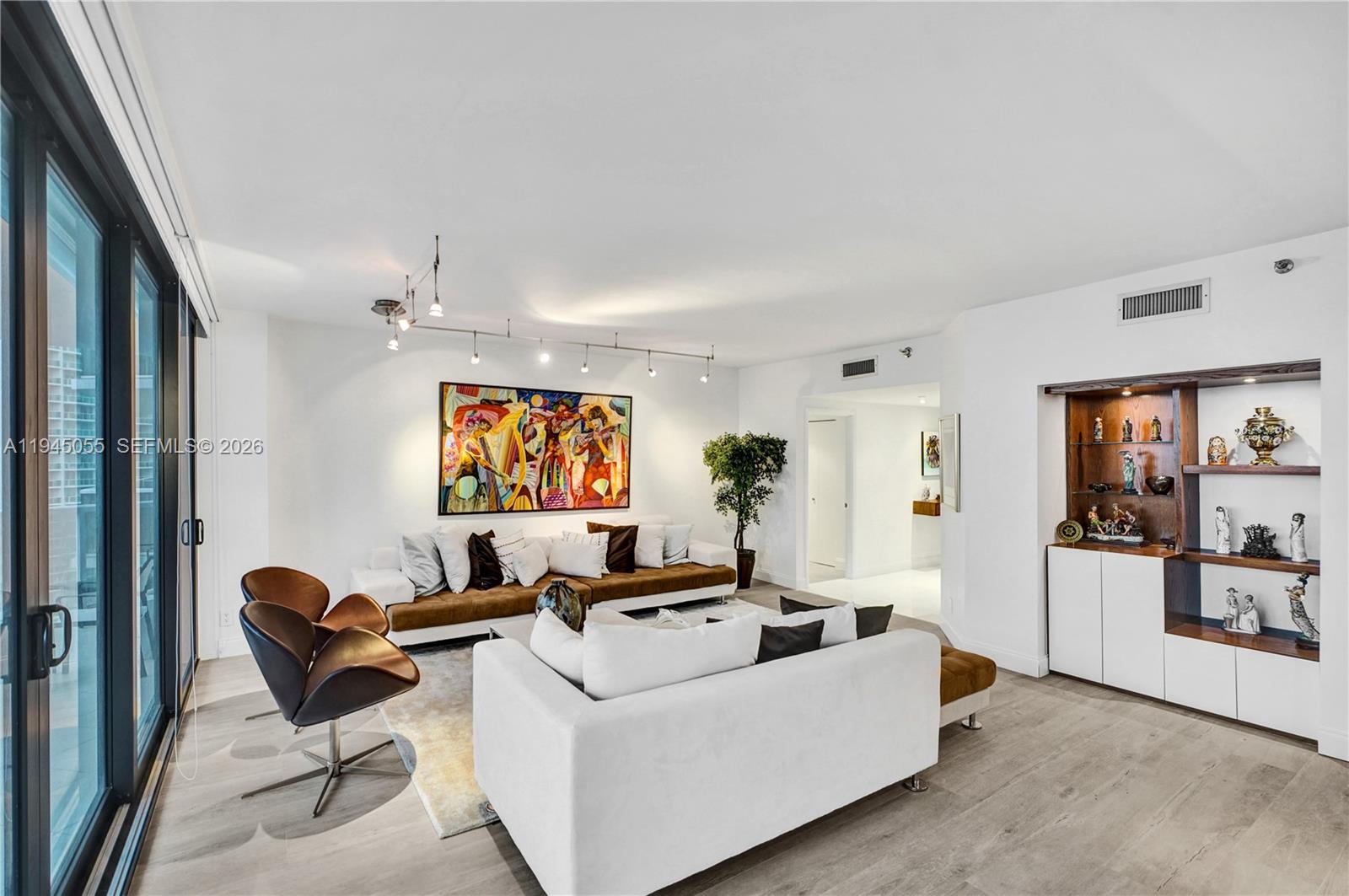 image Hamptons West24