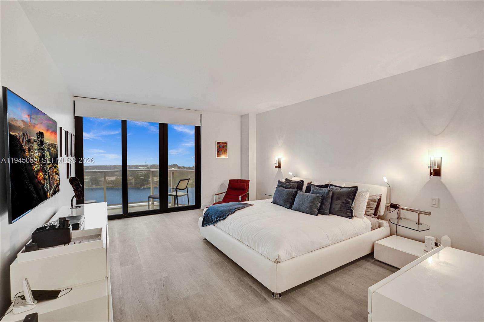 image Hamptons West35