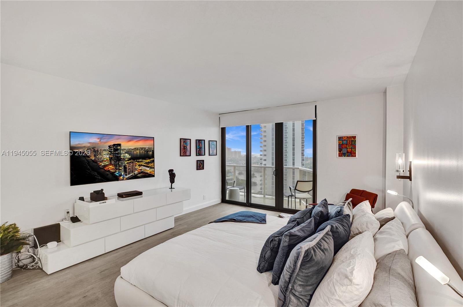 image Hamptons West36