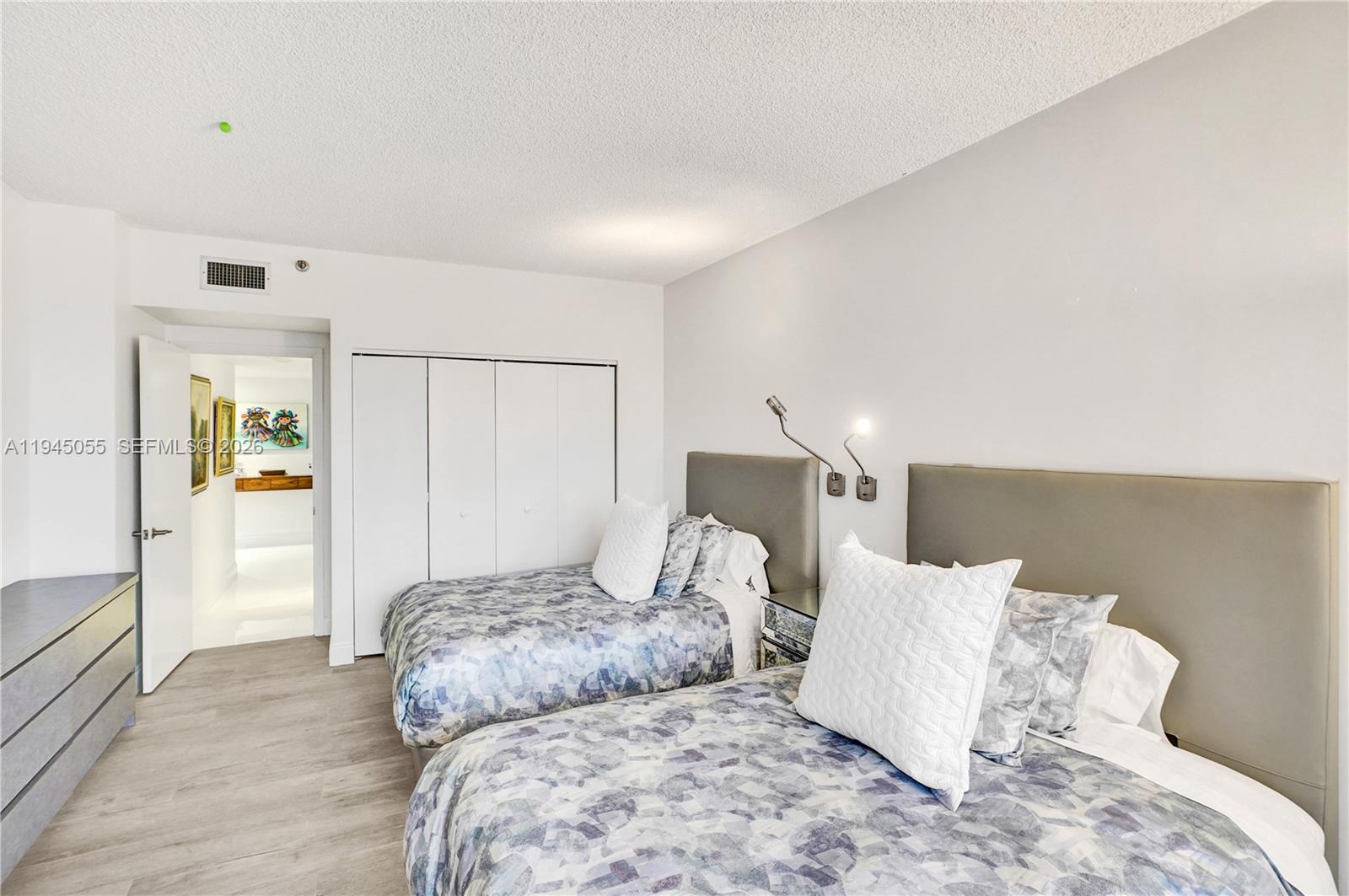 image Hamptons West41