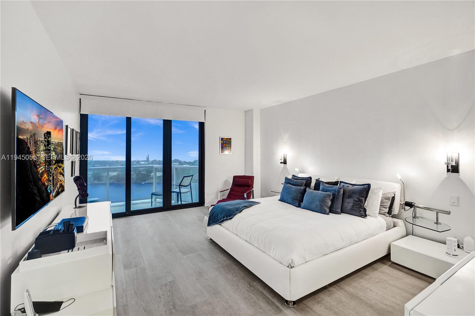 image Hamptons West7