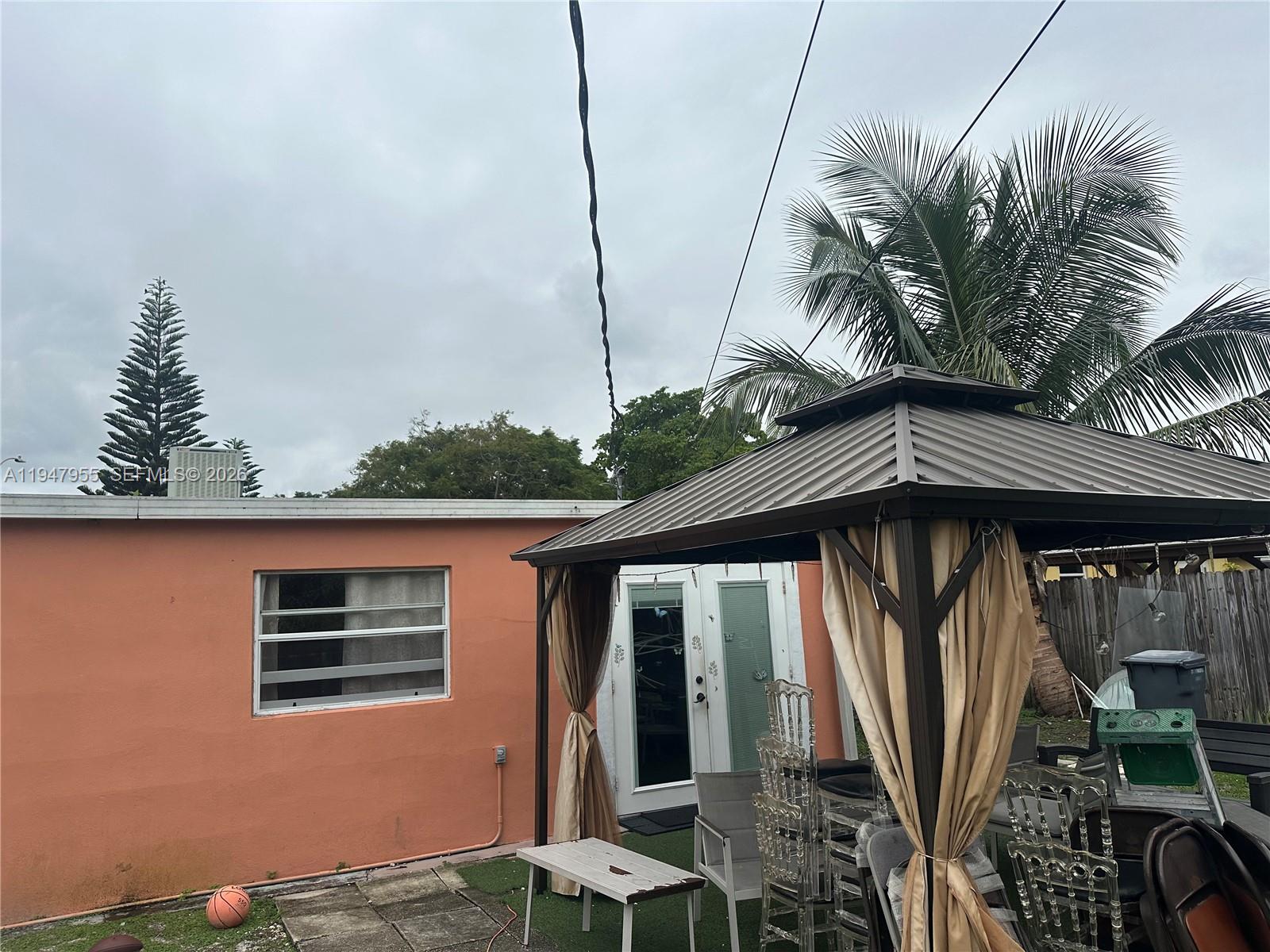 2461 Rodman St Hollywood, FL 33020