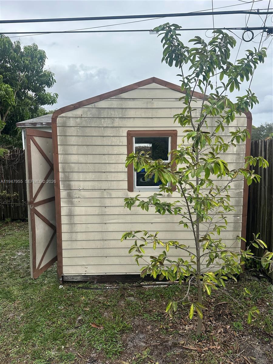 2461 Rodman St Hollywood, FL 33020