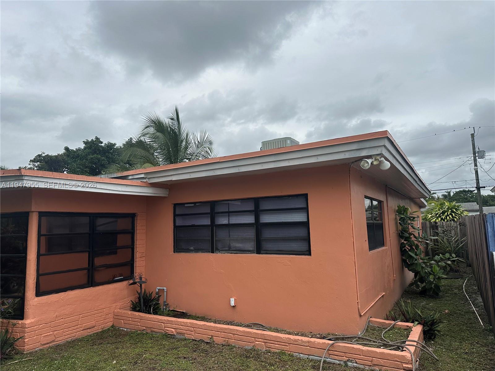 2461 Rodman St Hollywood, FL 33020