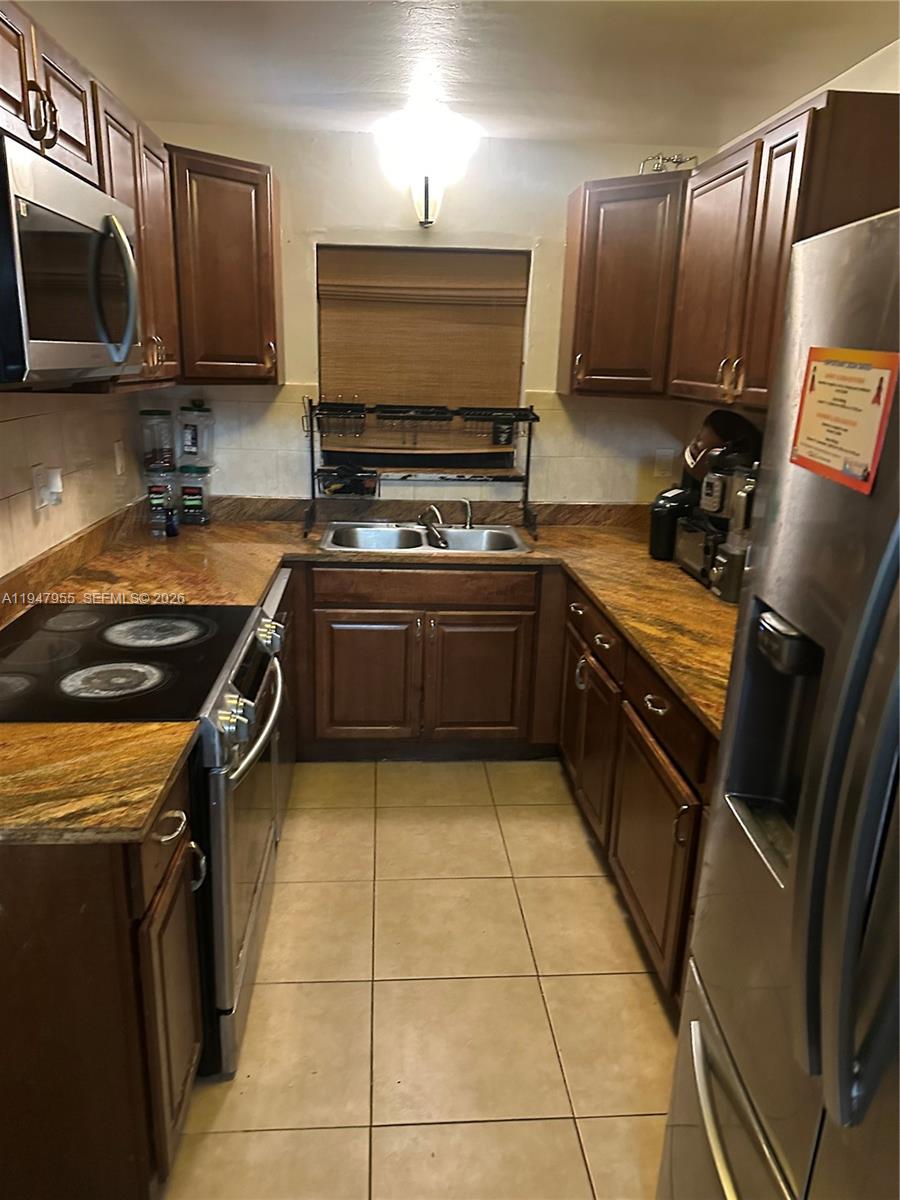 2461 Rodman St Hollywood, FL 33020