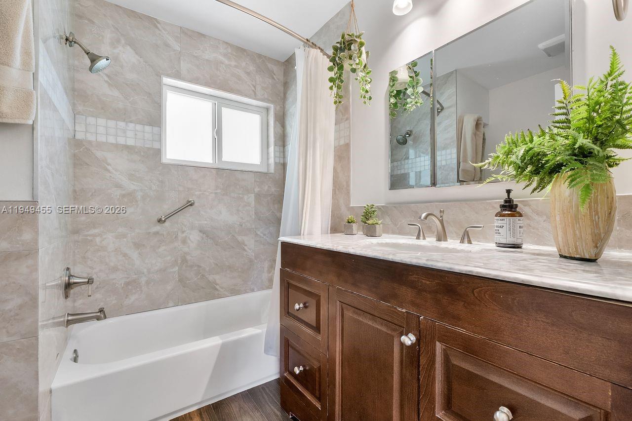 7601 SW 165th Ter Palmetto Bay, FL 33157