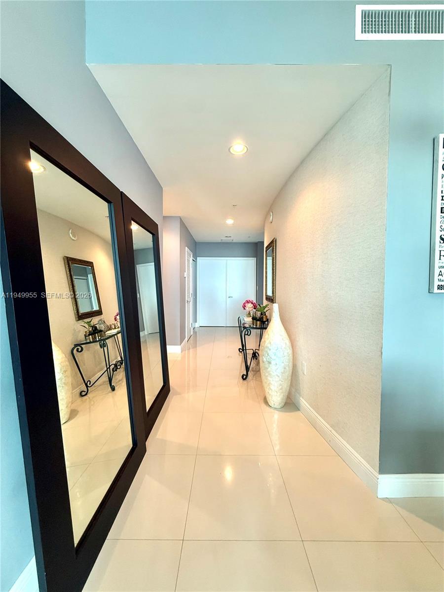 7928 East Dr #905 North Bay Village, FL 33141