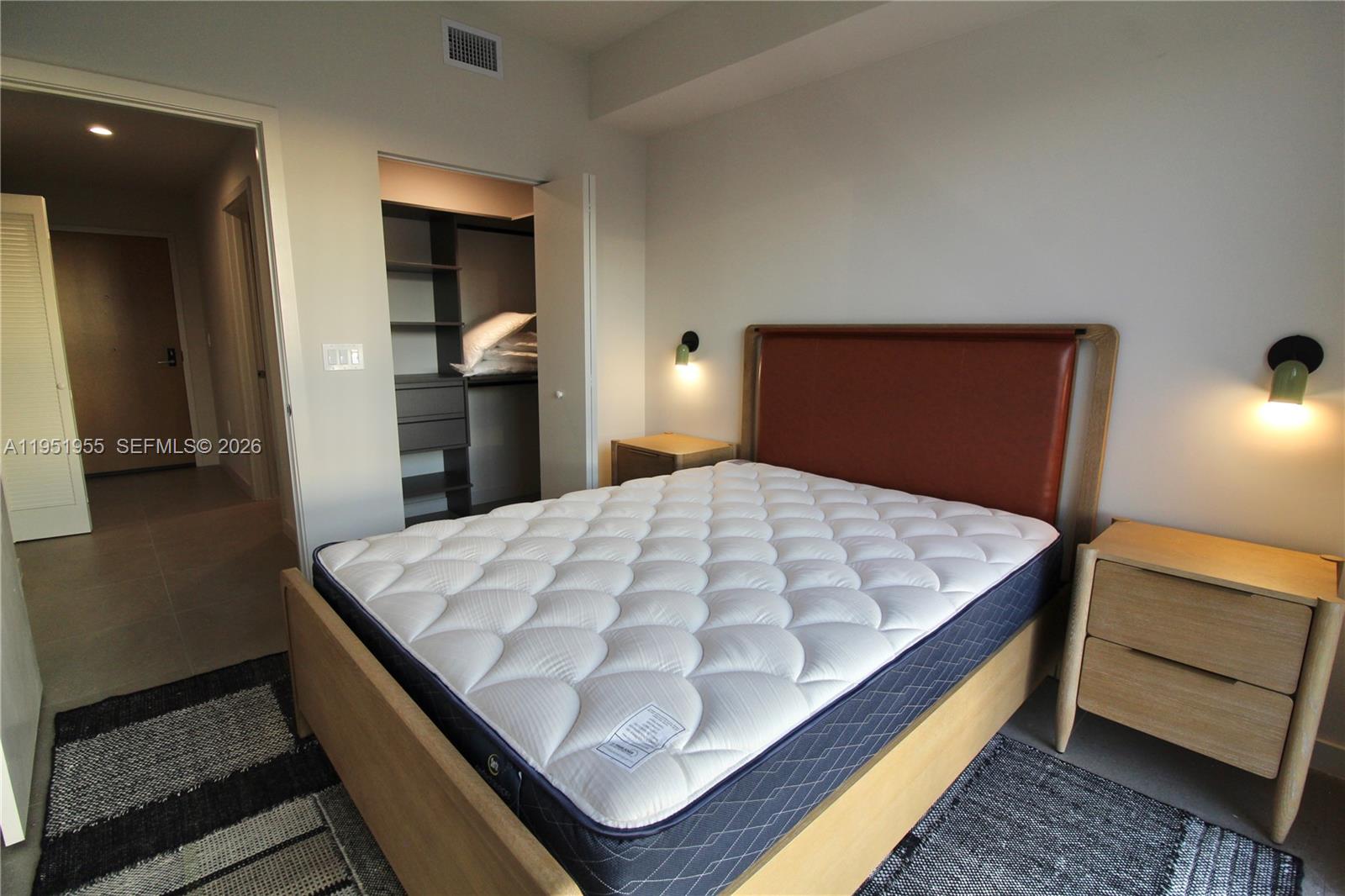 698 NE 1st Ave #2114 Miami, FL 33132