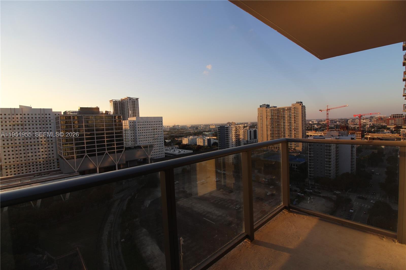 698 NE 1st Ave #2114 Miami, FL 33132