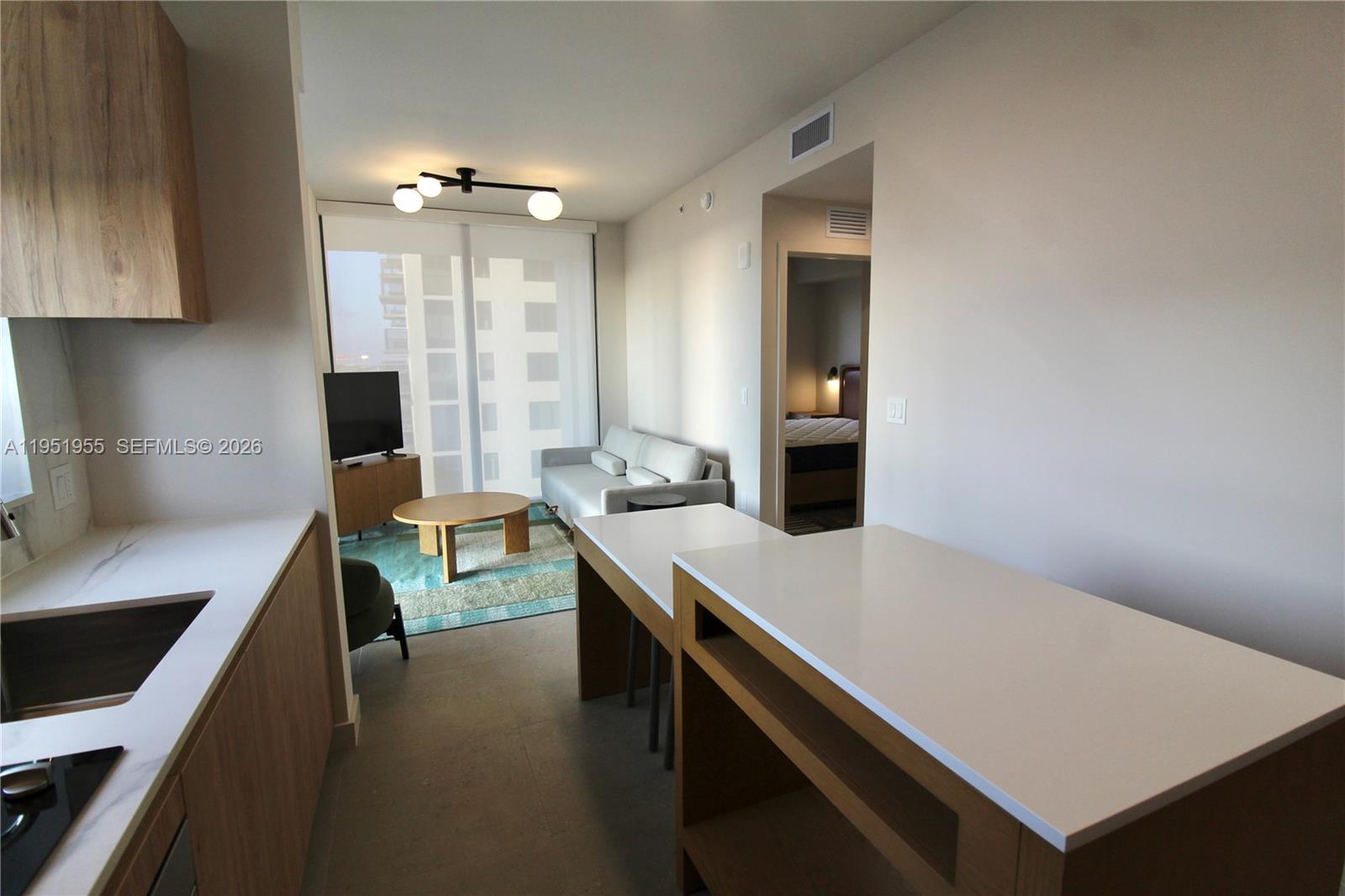 698 NE 1st Ave #2114 Miami, FL 33132