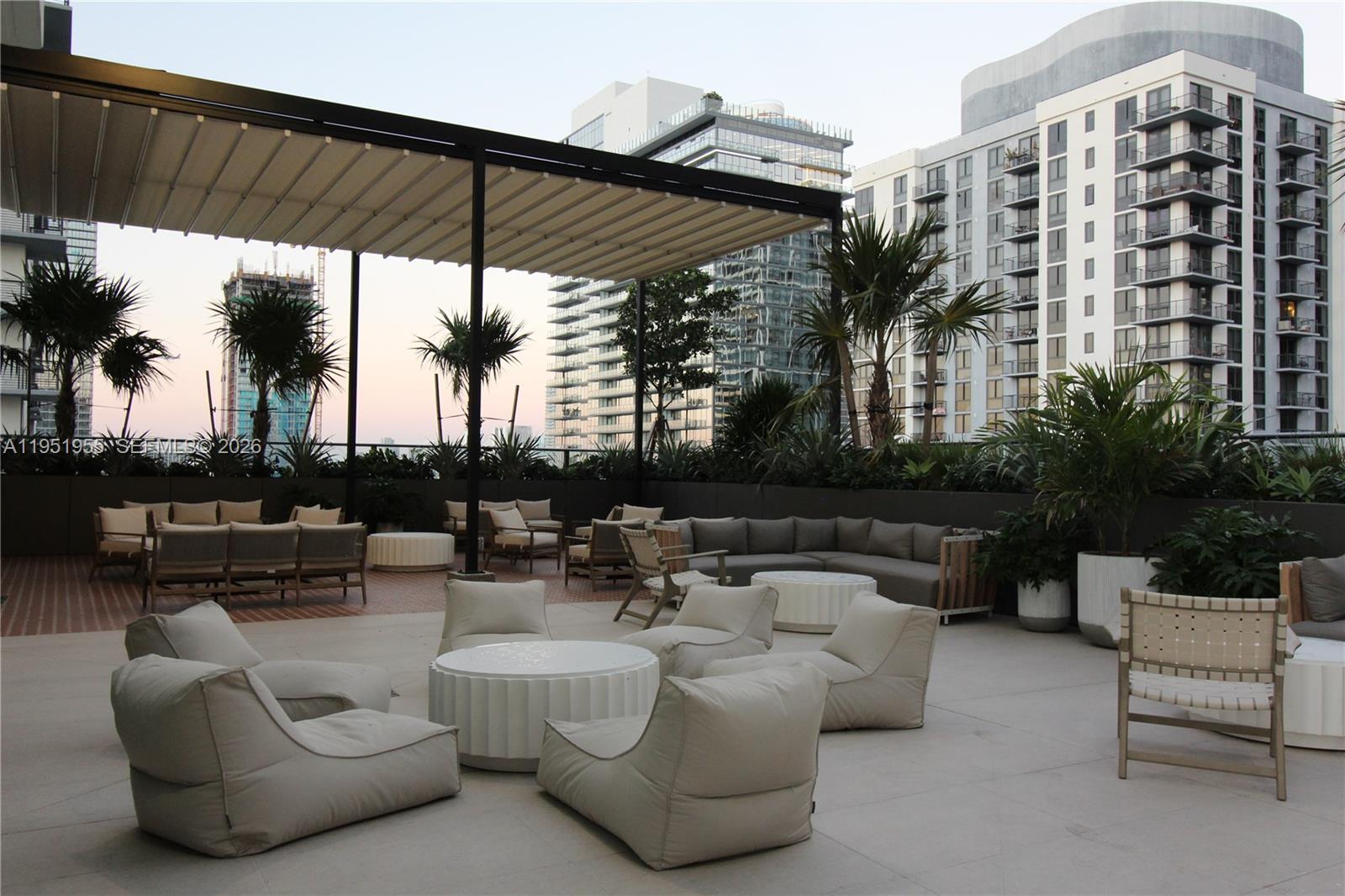 698 NE 1st Ave #2114 Miami, FL 33132