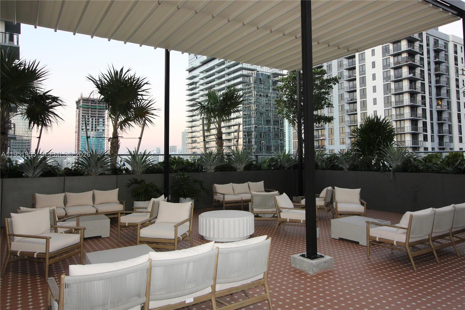 698 NE 1st Ave #2114 Miami, FL 33132