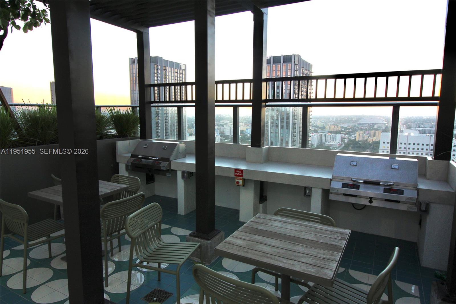 698 NE 1st Ave #2114 Miami, FL 33132