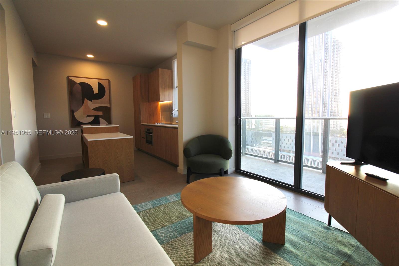 698 NE 1st Ave #2114 Miami, FL 33132