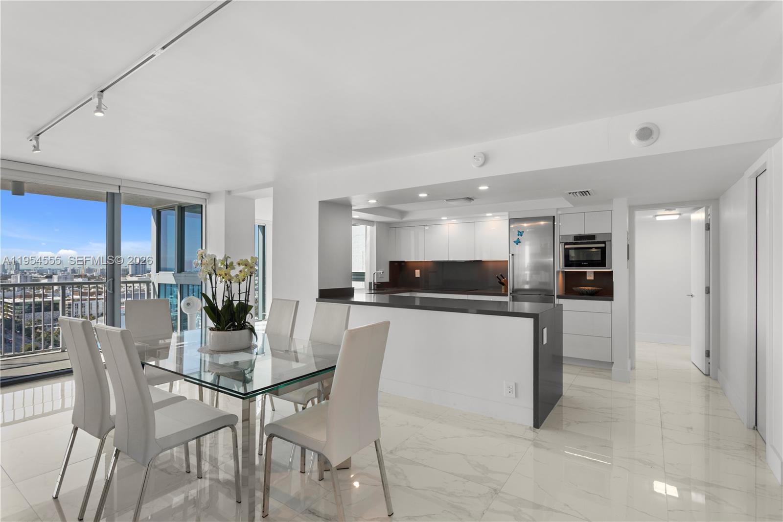 2655 Collins Ave #PH06/08 Miami Beach, FL 33140