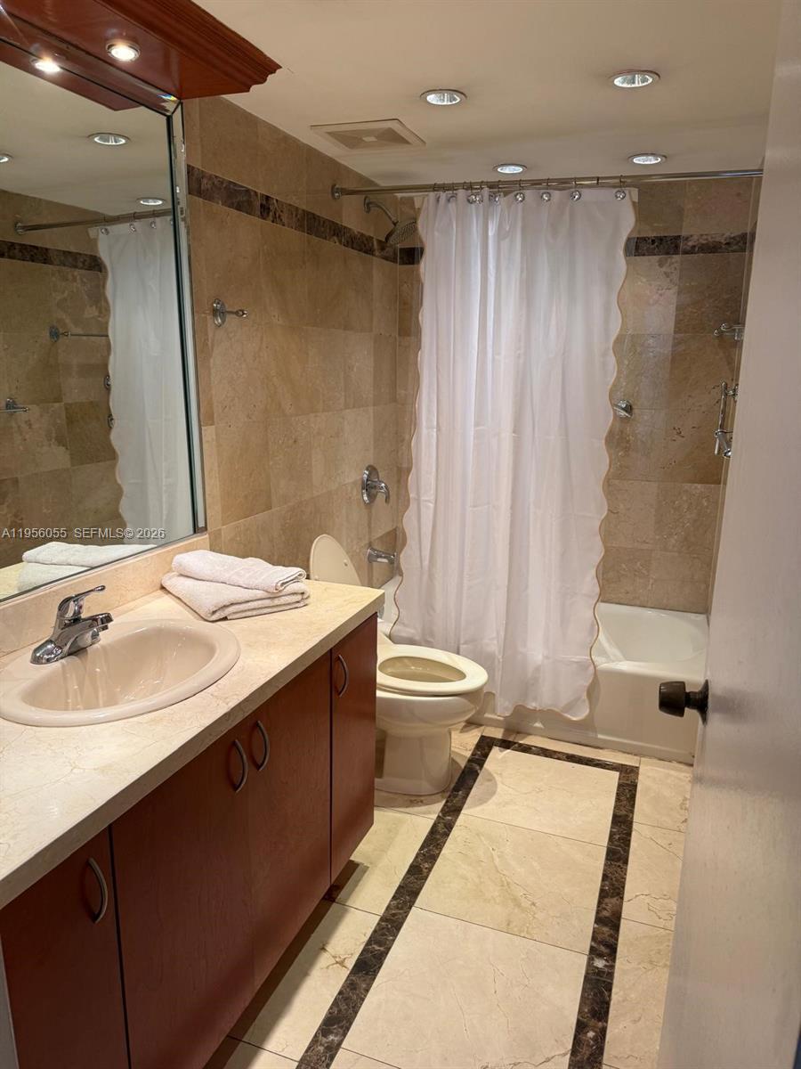 5401 Collins Ave #107 Miami Beach, FL 33140