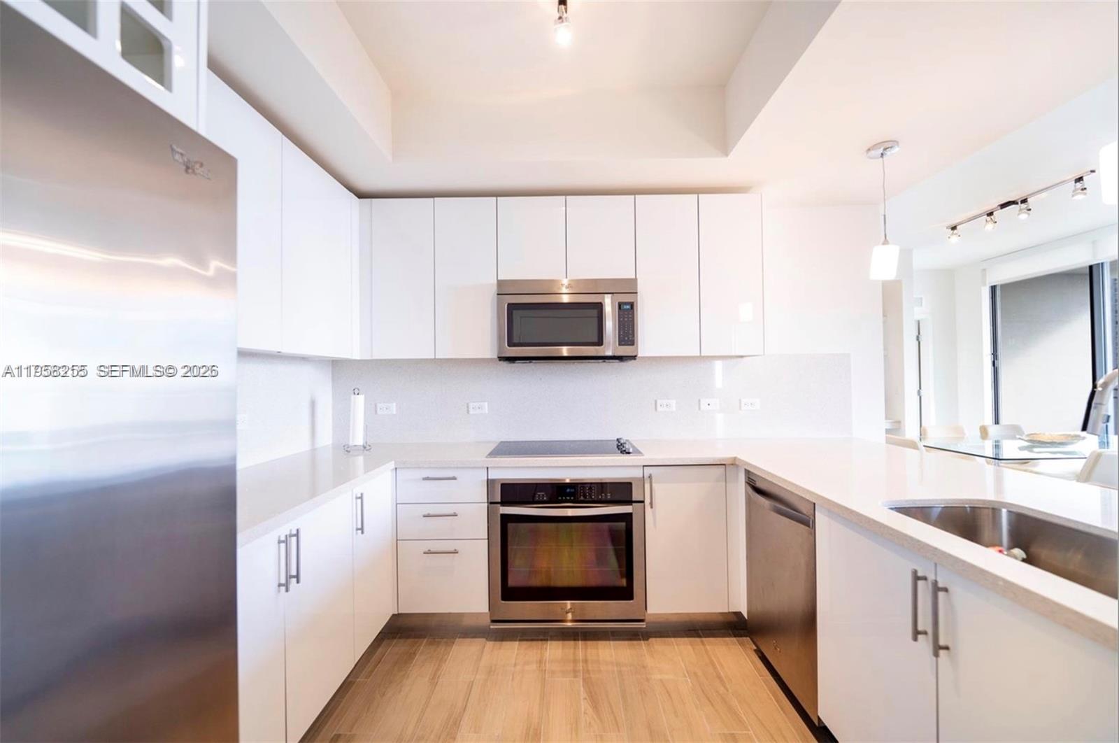 image Nine at Mary Brickell Village12