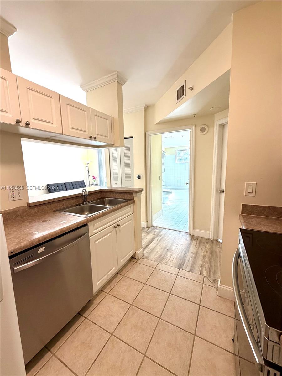 image Porto Bellagio Condo9