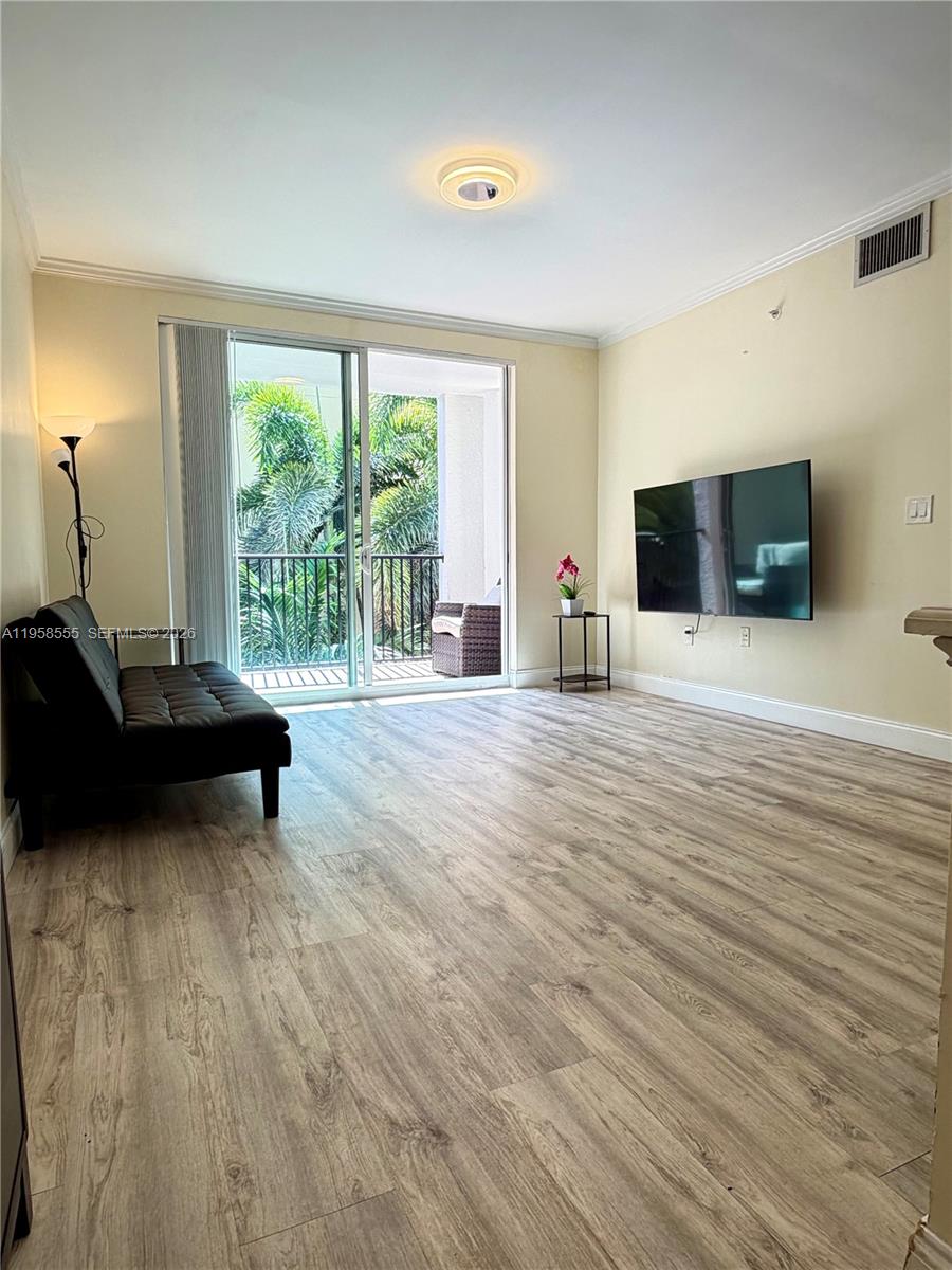 image Porto Bellagio Condo2