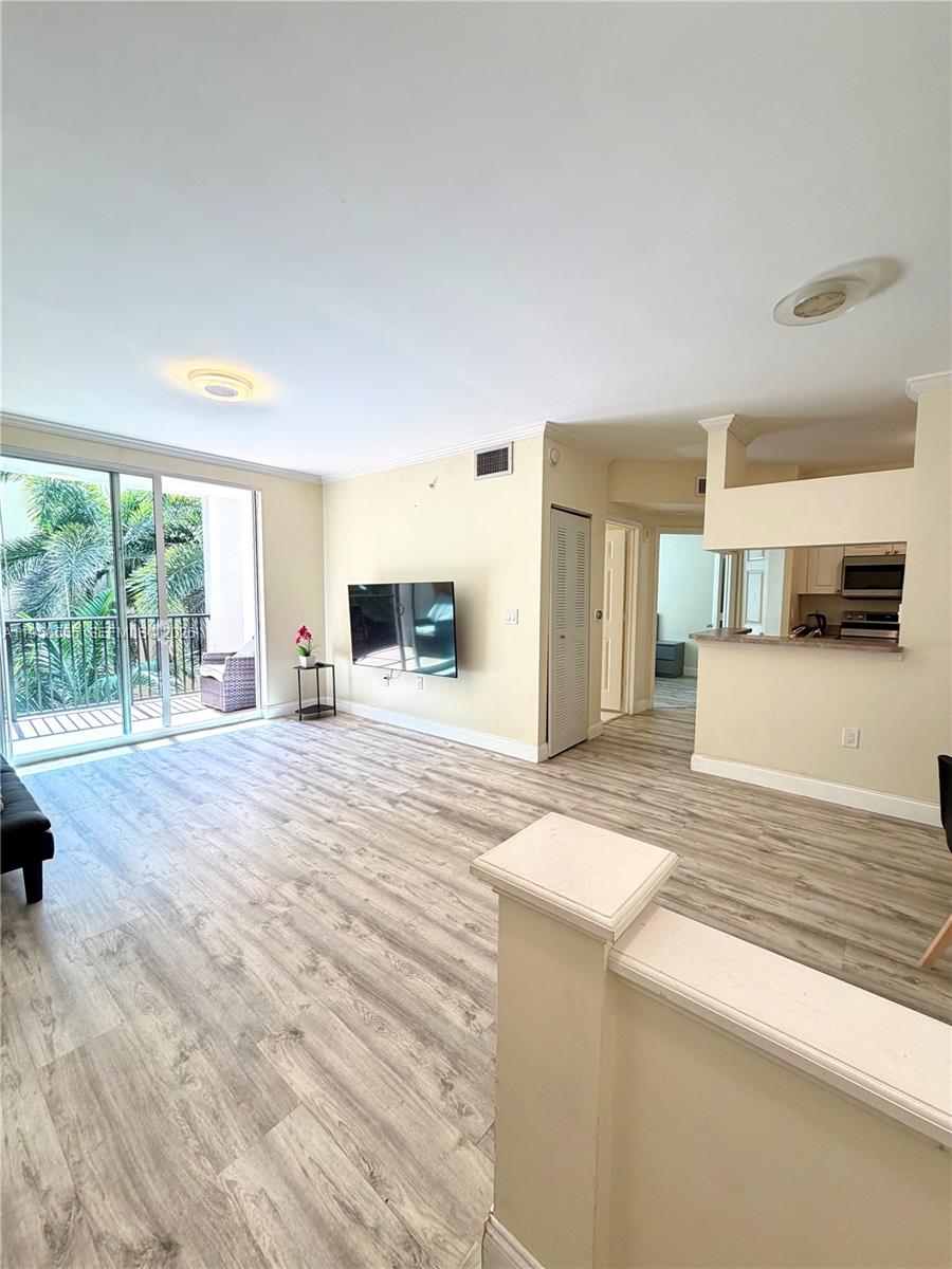 image Porto Bellagio Condo5