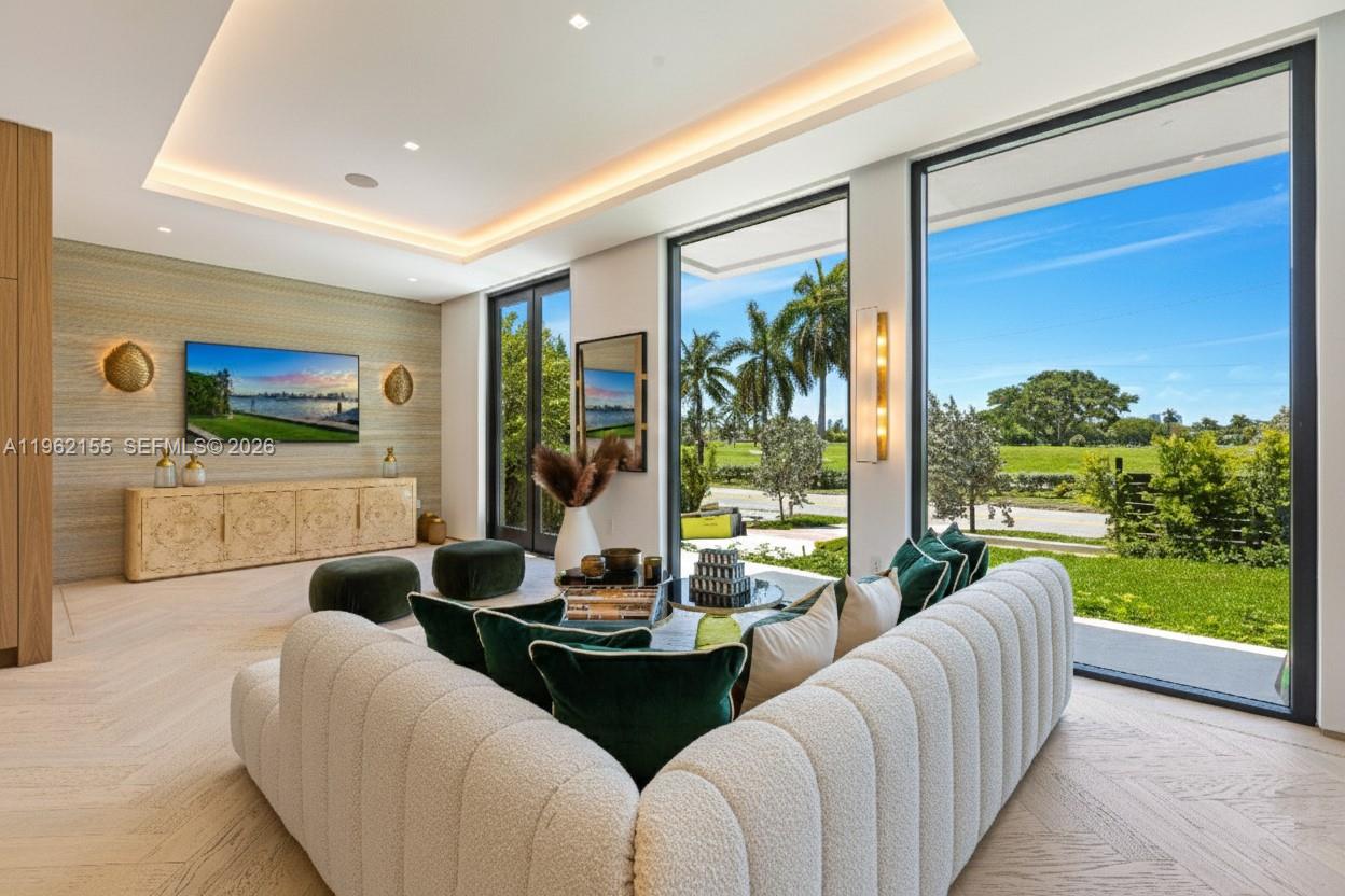 2499 N Meridian Ave Miami Beach, FL 33140