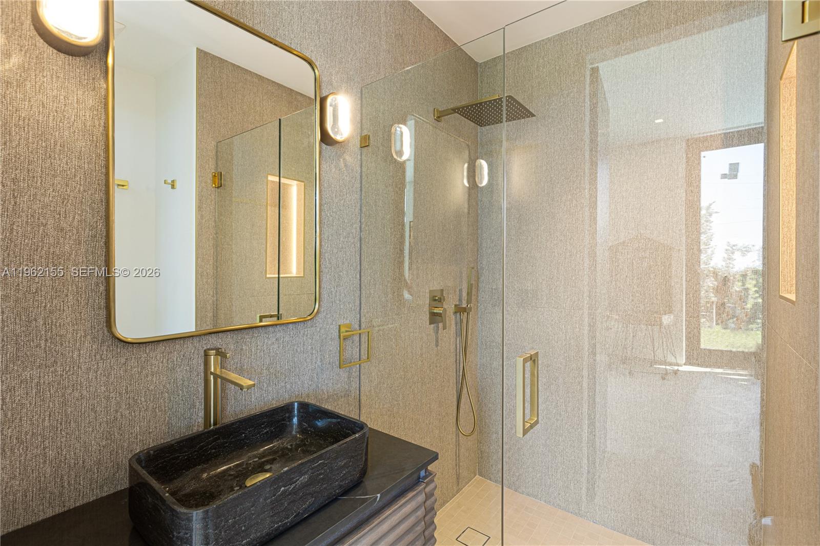 2499 N Meridian Ave Miami Beach, FL 33140