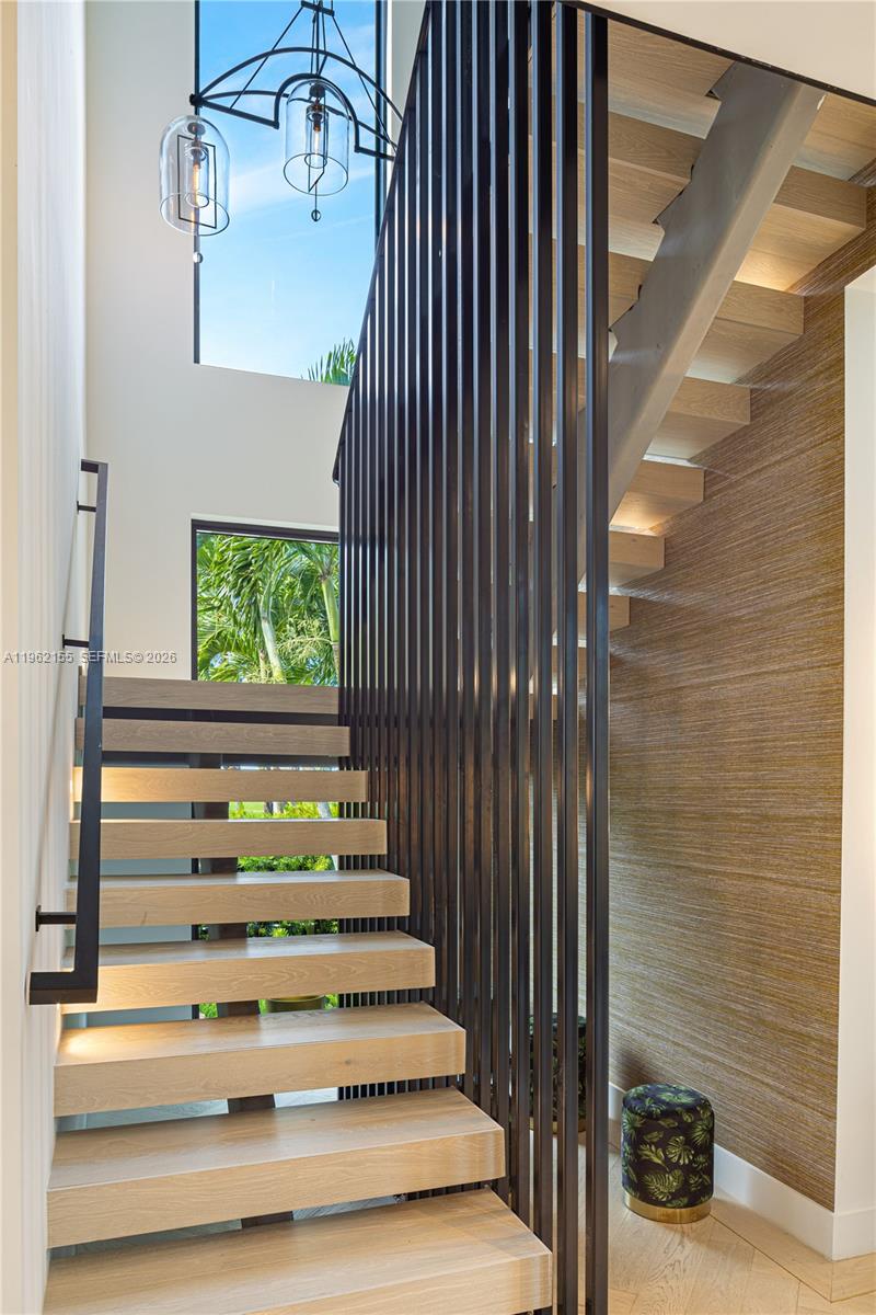 2499 N Meridian Ave Miami Beach, FL 33140