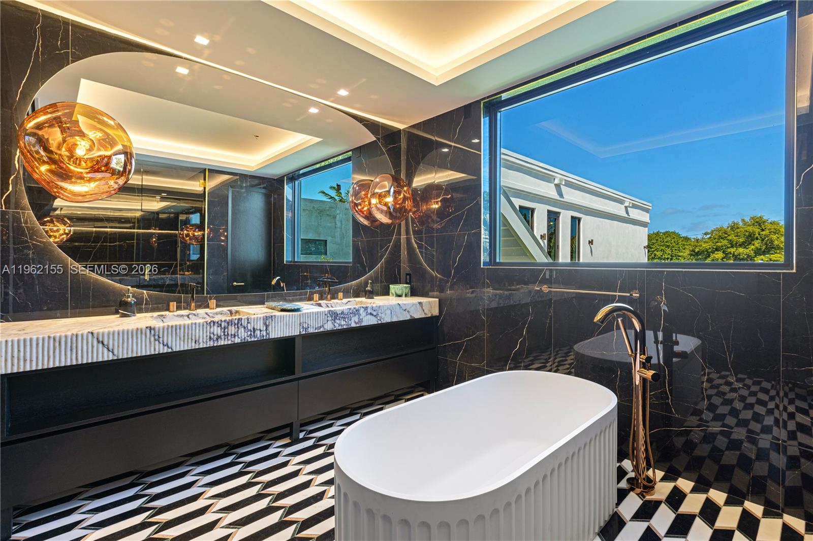 2499 N Meridian Ave Miami Beach, FL 33140