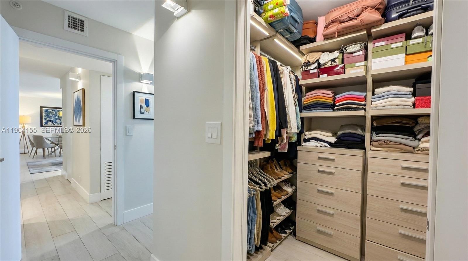 170 Ocean Ln Dr #403 Key Biscayne, FL 33149