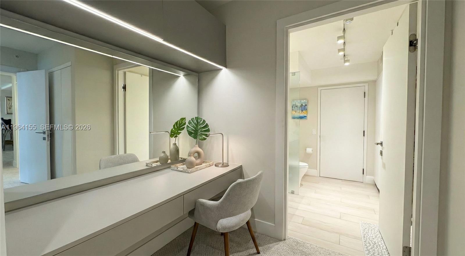 170 Ocean Ln Dr #403 Key Biscayne, FL 33149