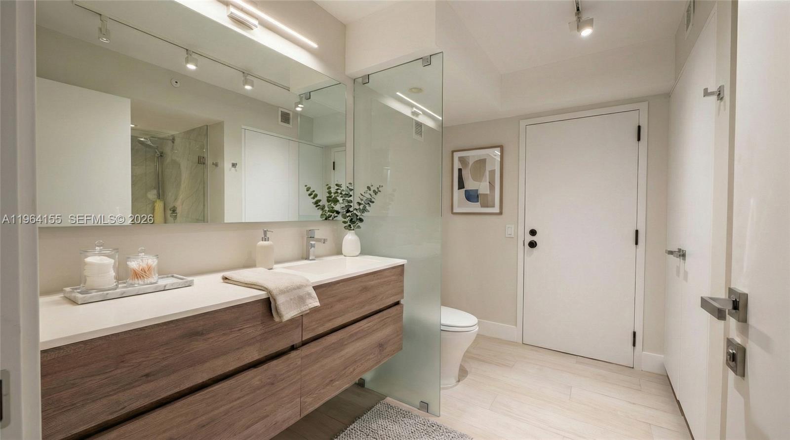 170 Ocean Ln Dr #403 Key Biscayne, FL 33149