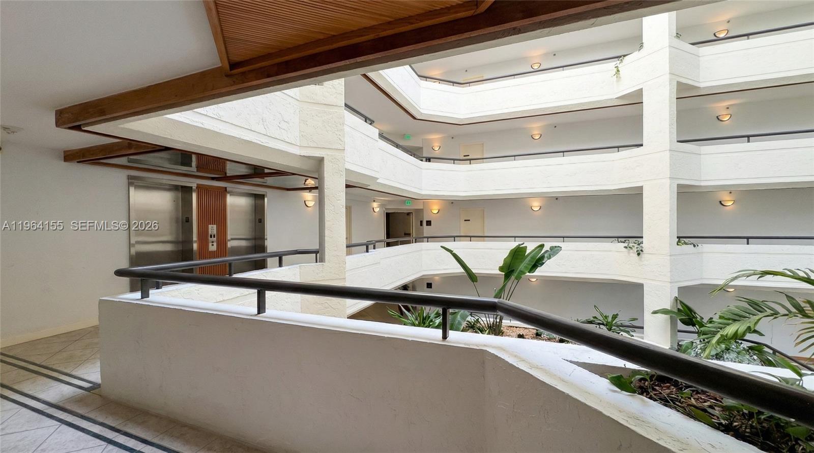 170 Ocean Ln Dr #403 Key Biscayne, FL 33149