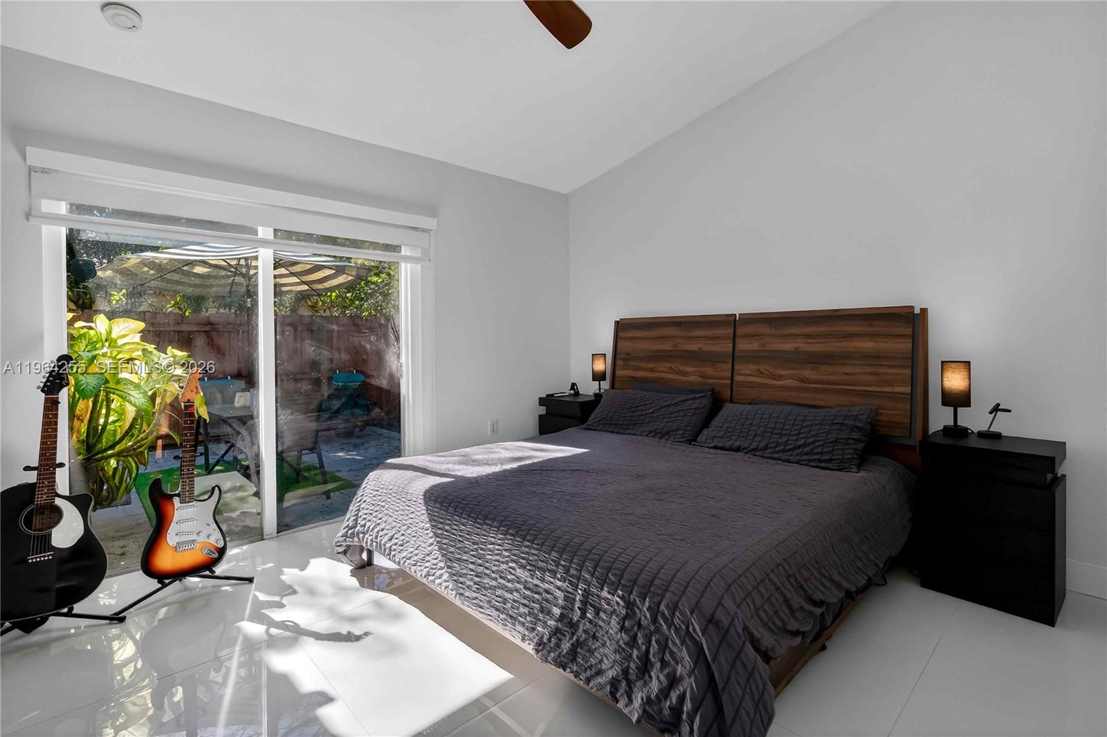 160 SW 206th Ave Pembroke Pines, FL 33029