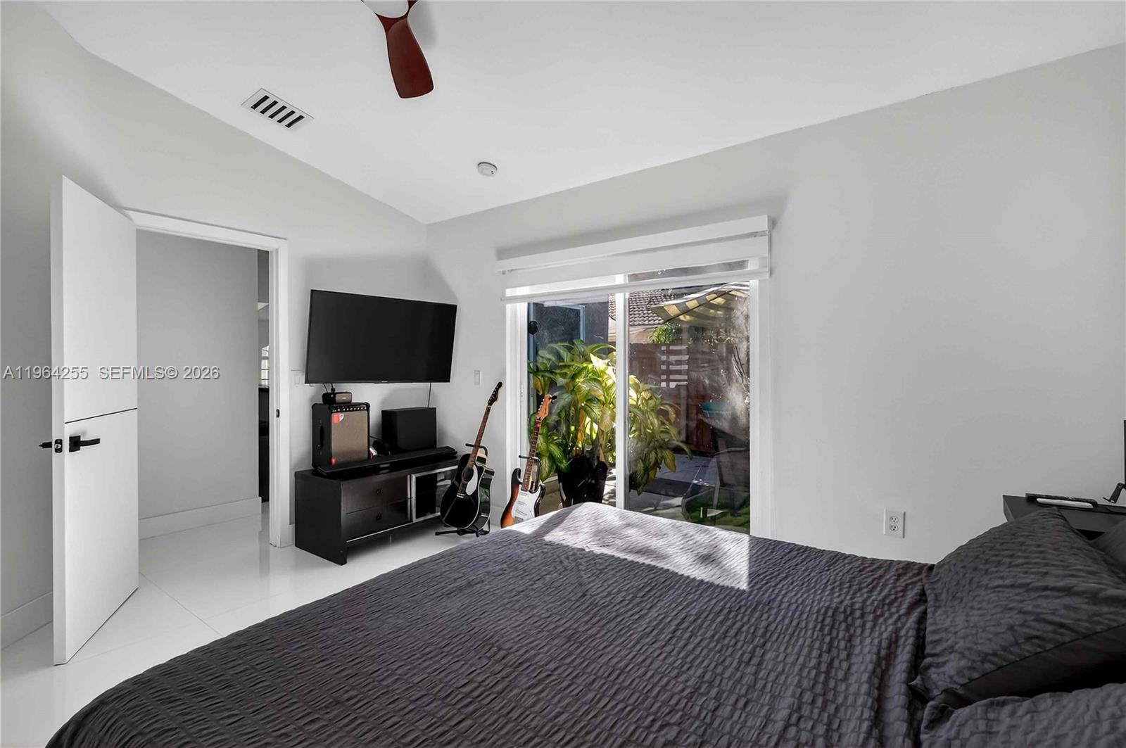 160 SW 206th Ave Pembroke Pines, FL 33029