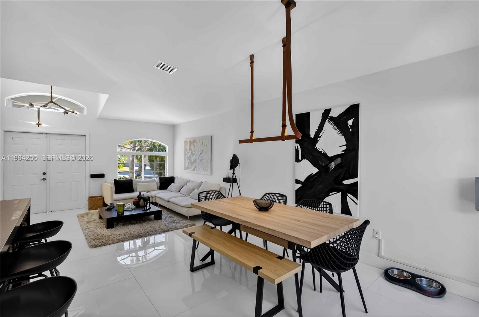 160 SW 206th Ave Pembroke Pines, FL 33029