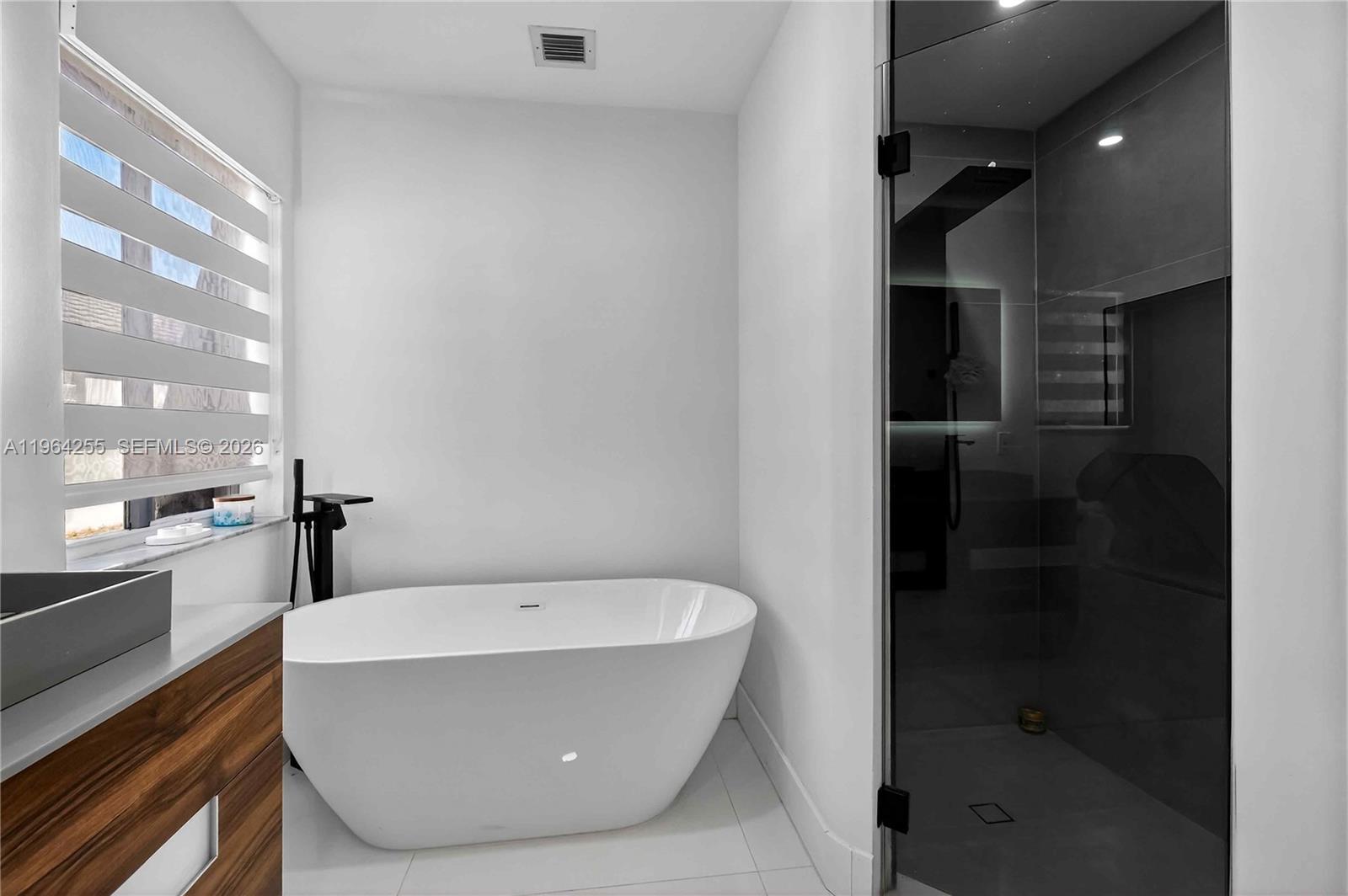 160 SW 206th Ave Pembroke Pines, FL 33029