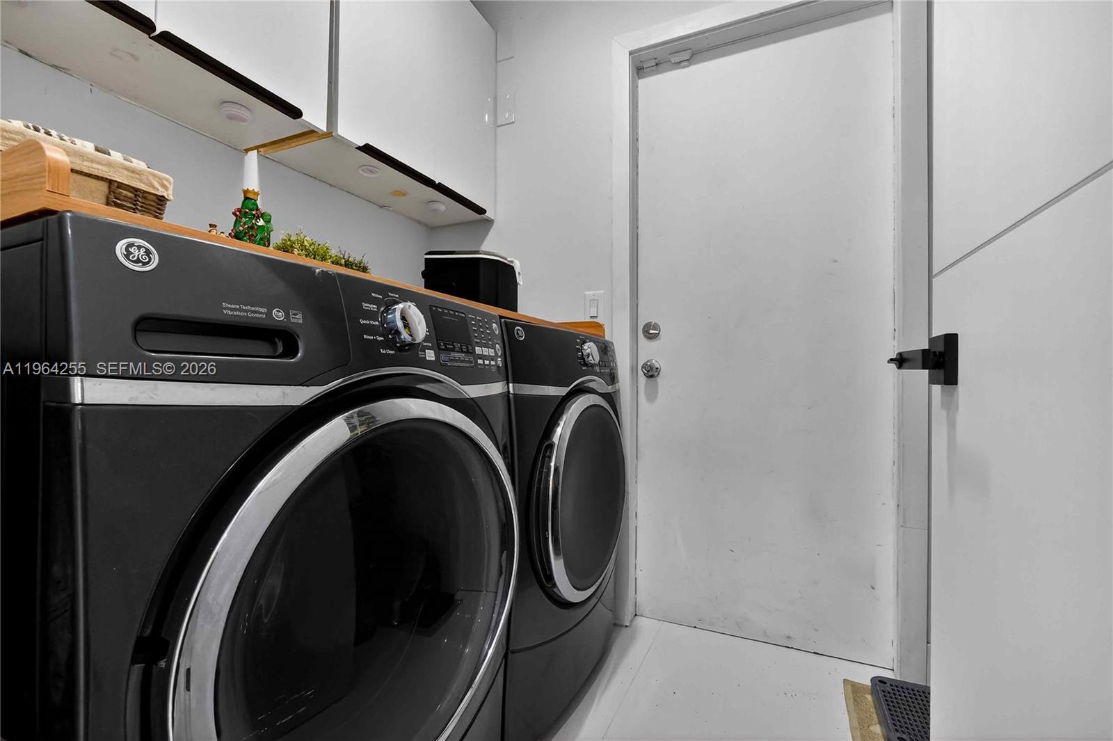 160 SW 206th Ave Pembroke Pines, FL 33029