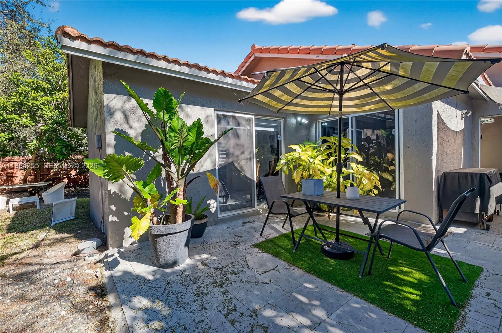 160 SW 206th Ave Pembroke Pines, FL 33029