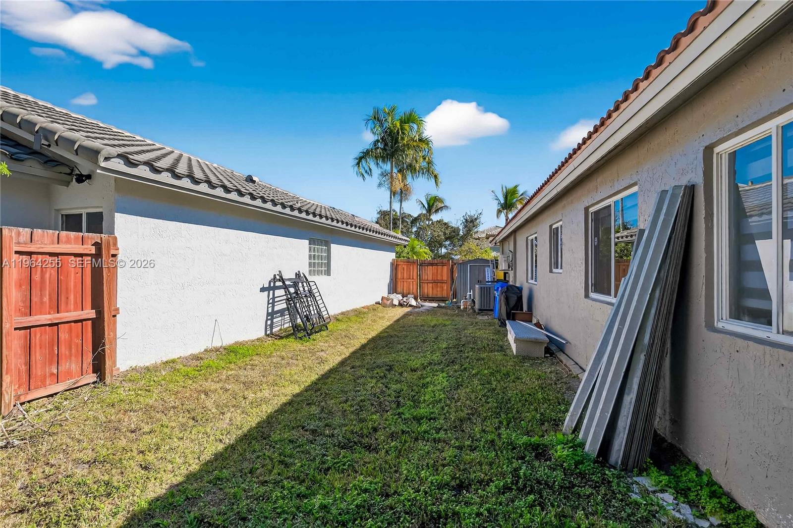 160 SW 206th Ave Pembroke Pines, FL 33029