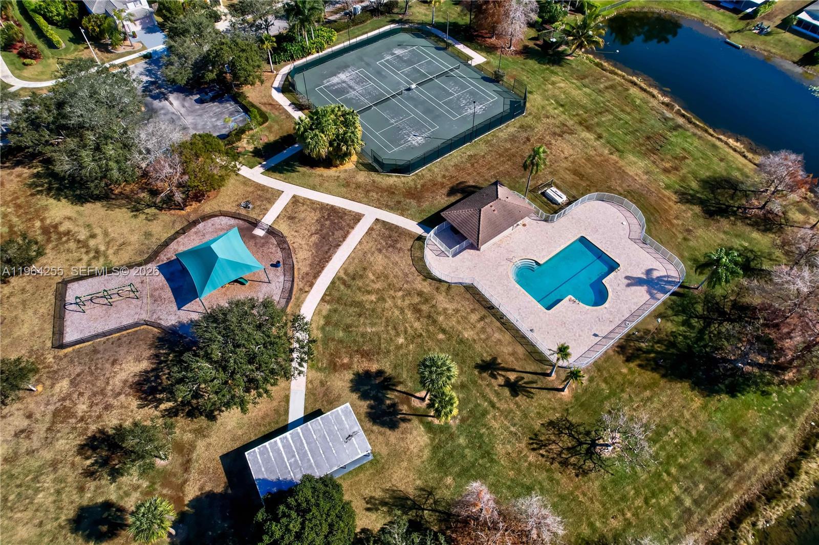 160 SW 206th Ave Pembroke Pines, FL 33029