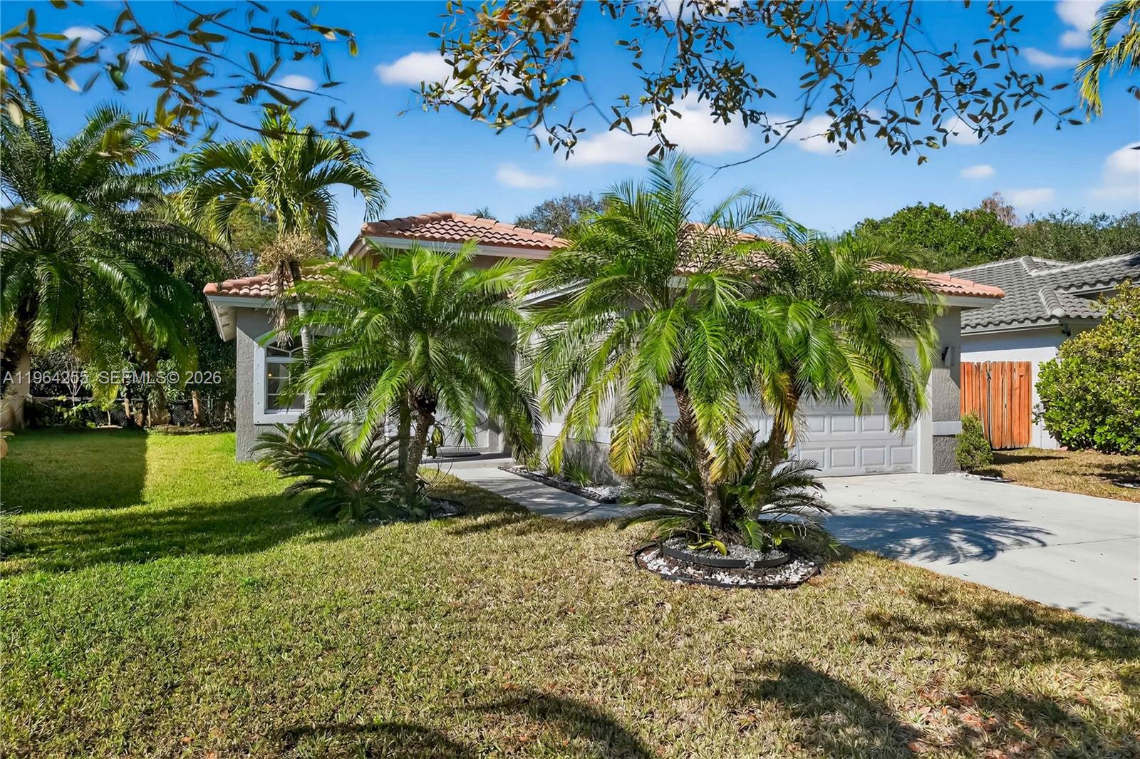 160 SW 206th Ave Pembroke Pines, FL 33029