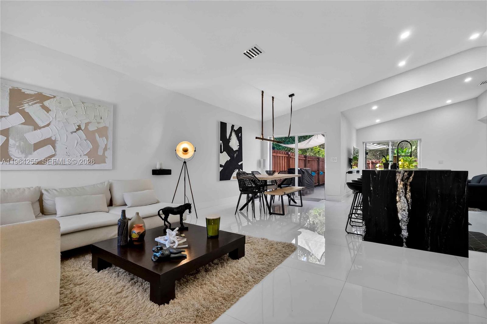 160 SW 206th Ave Pembroke Pines, FL 33029