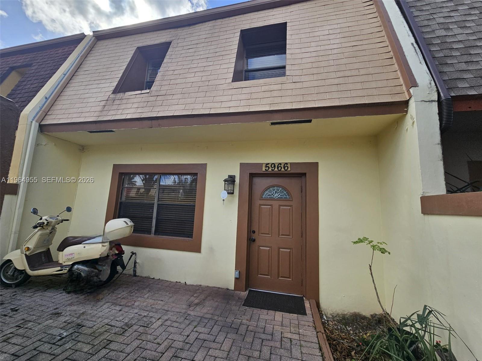 5966 NW 24th Ct
